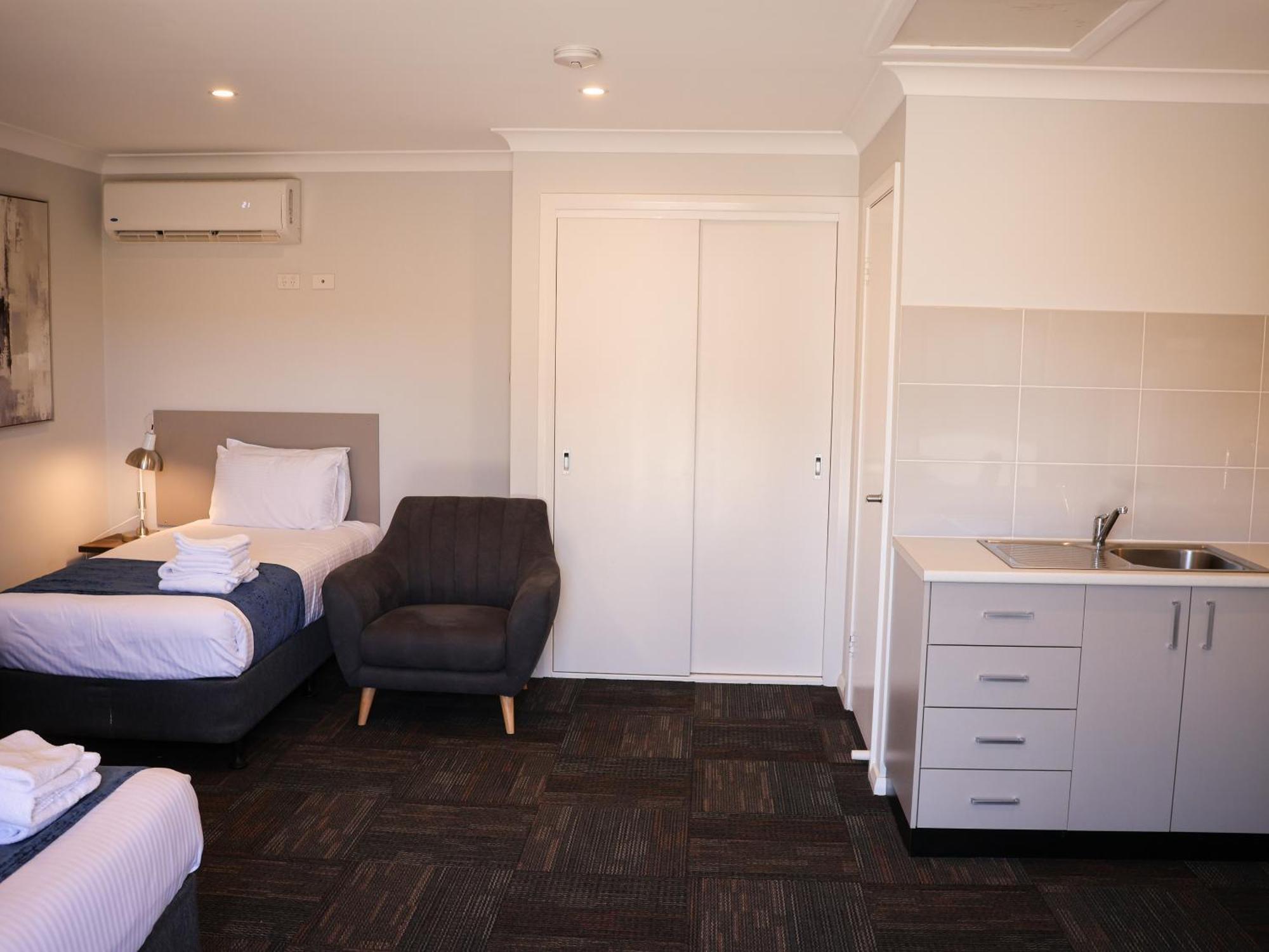 Eastend Studio Apartments Dubbo Exterior photo